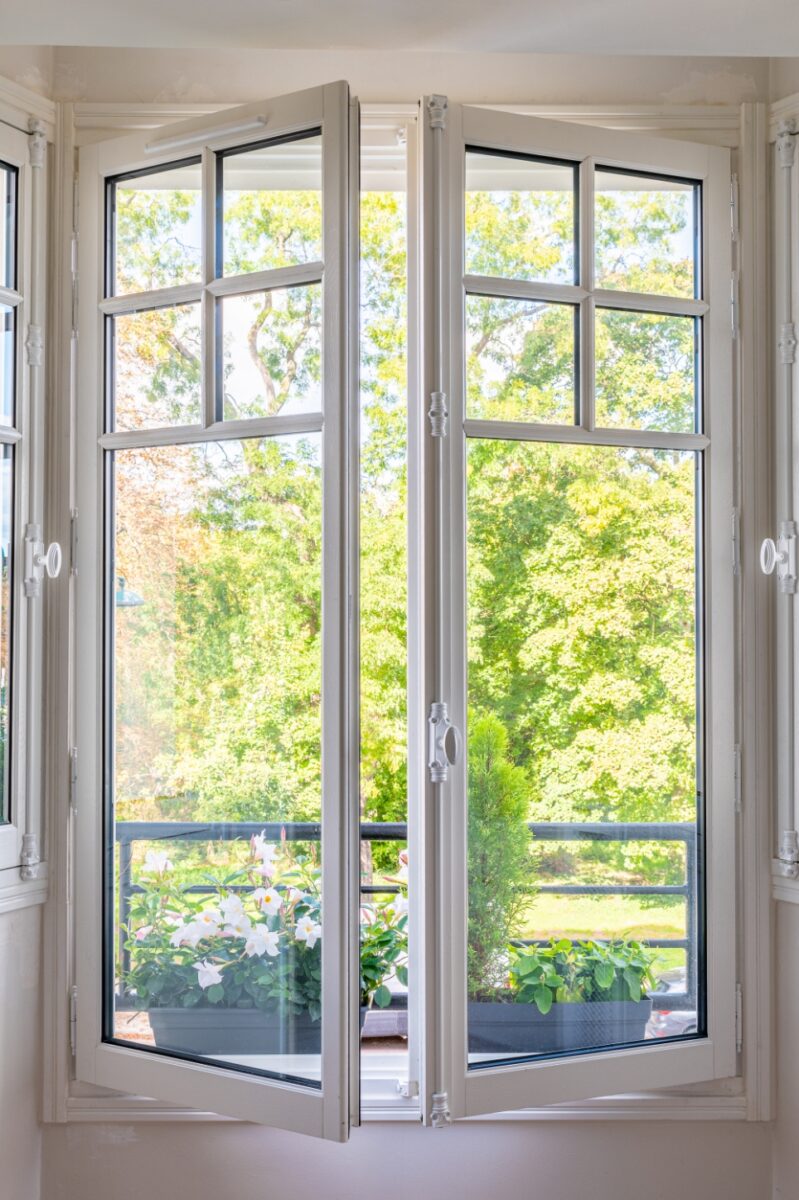 Ombres Et Lumieres Fenetres Lyon Bois Img 1